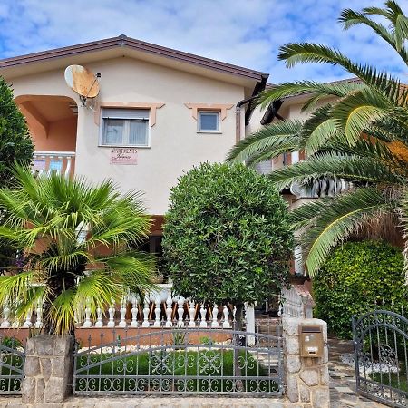 Apartment Jelena Вир Екстер'єр фото