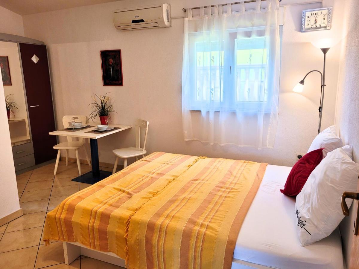 Apartment Jelena Вир Екстер'єр фото