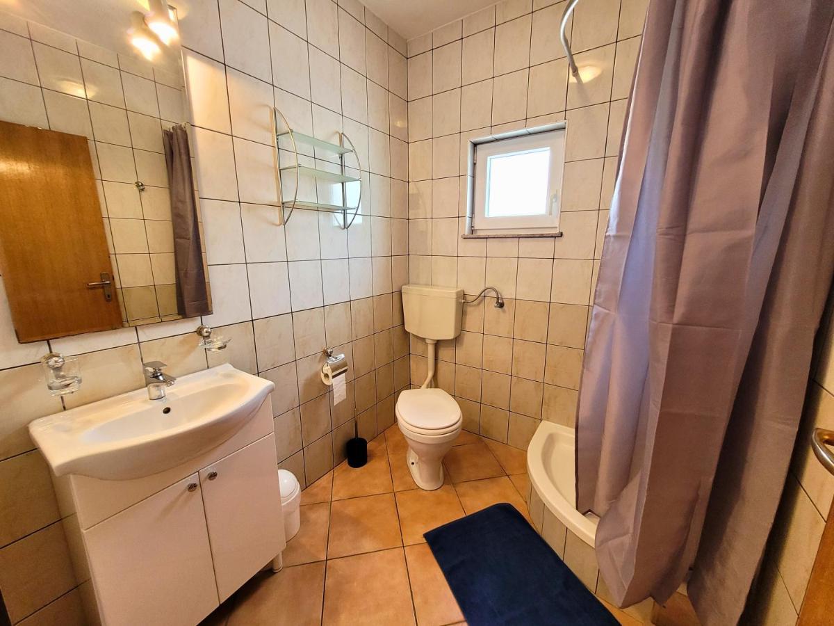 Apartment Jelena Вир Екстер'єр фото